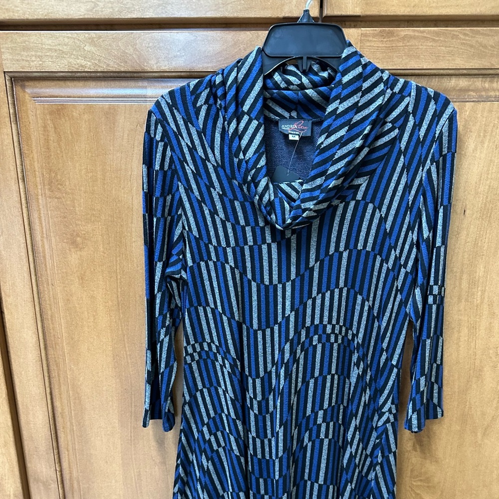 Blue and gray tonic top